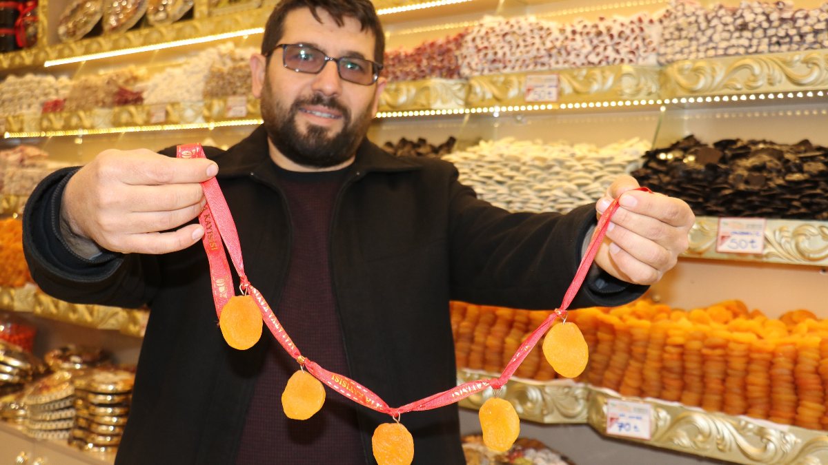 Malatya’nın kayısısı altın yılını yaşıyor: Pazarda fiyatlar 70 lirayı buldu