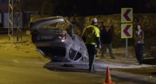 Takla Atan Araçtan Burunları Bile Kanamadan Sağ Çıktılar