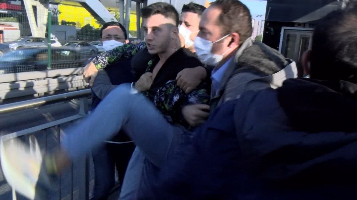 Metrobüs duraklarında dilenci operasyonu 