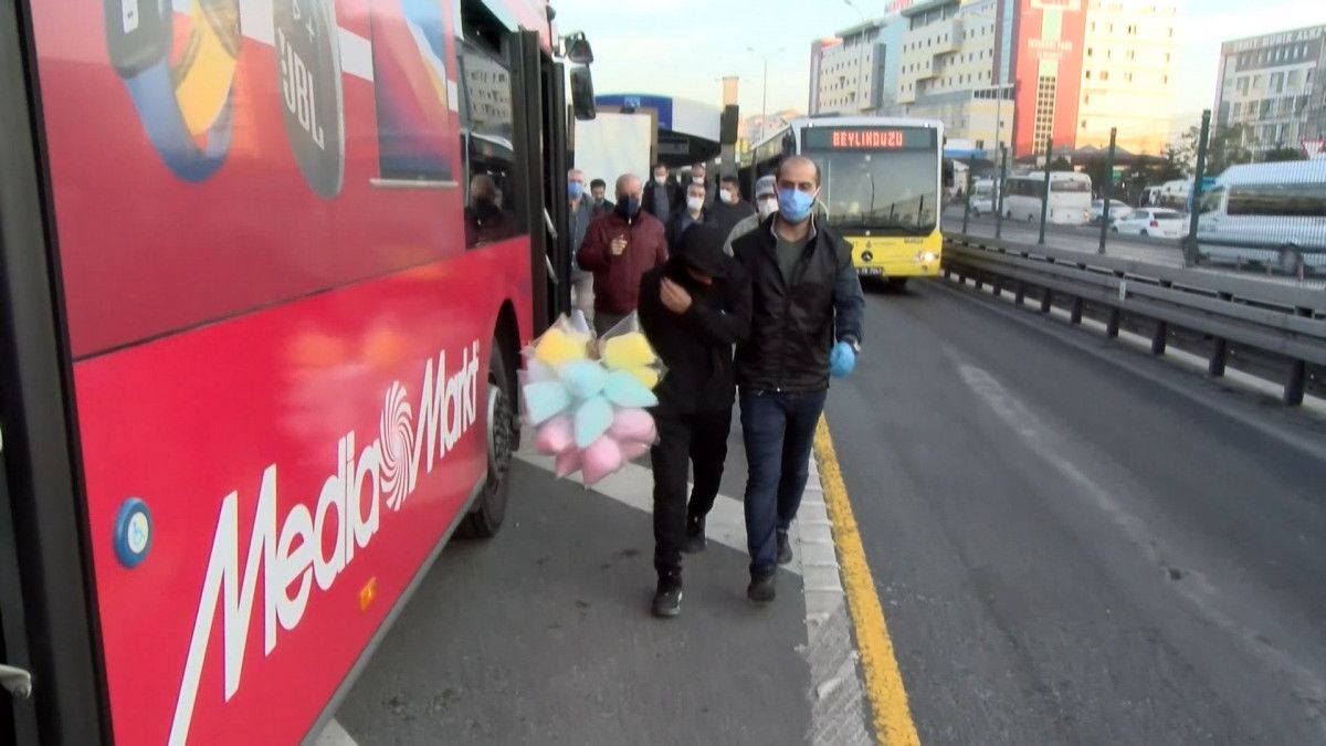 Metrobüs duraklarında dilenci operasyonu