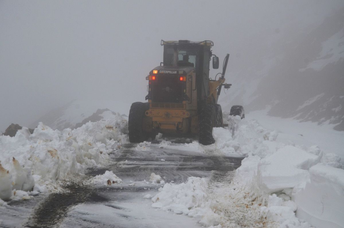 Muş’ta kar mesaisi başladı
