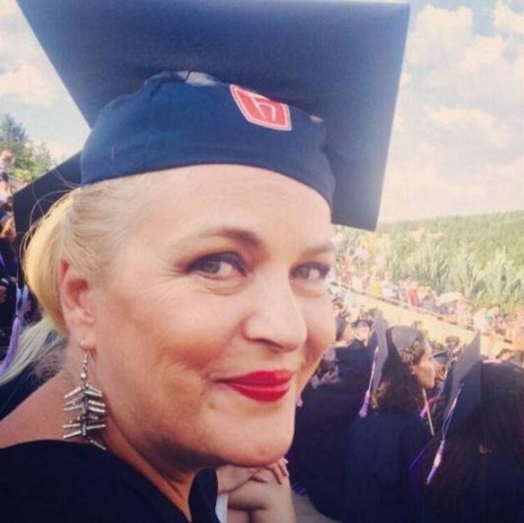 Okul da bitti staj da... Sinan Engin'in kızı Elif Engin avukat oldu!