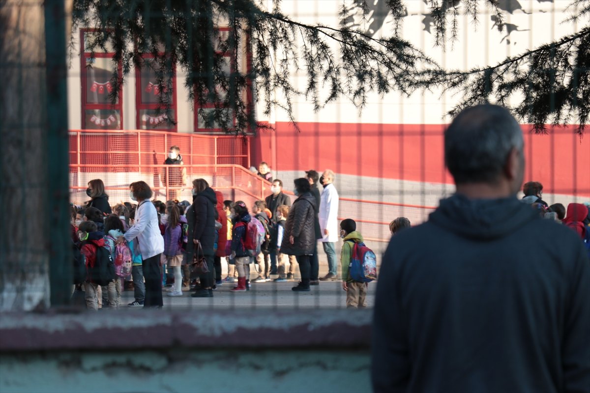 Okullar, ara tatilin ardından ders zilini çaldı