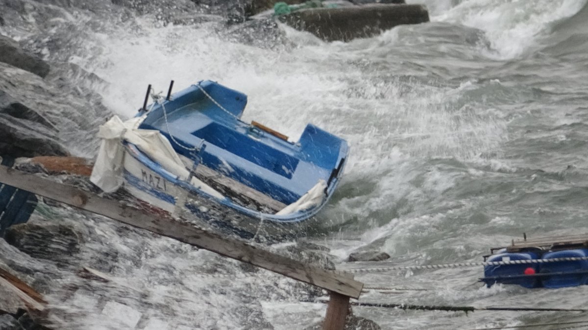 Pendik’te 2 balıkçı teknesi battı