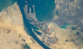 Süveyş Kanalı&#039;ndan Geçişler İçin Yeni Düzenleme! Geçiş Ücreti %6 Arttı!