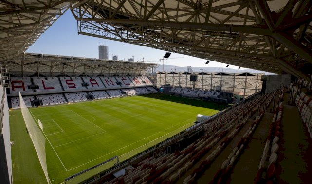 Alsancak Stadı'nda hazırlıklar tamamlandı