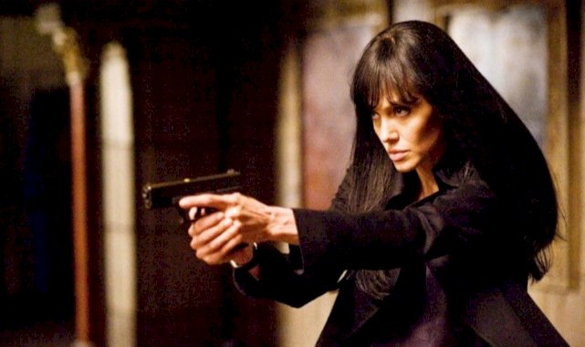 Angelina Jolie çektiği filmleri izlemediğini söyledi