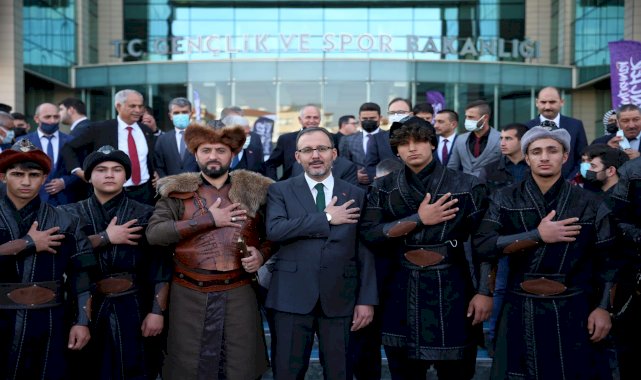 Bakan Kasapoğlu, Bilecik'e yapılacak gençlik ve spor yatırımlarını açıkladı