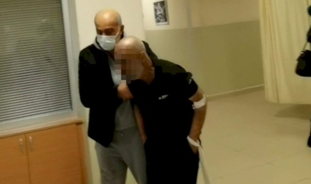 Bursa'daki adam yanan evine odun parçası attı