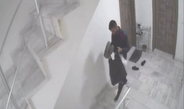 Mersin'deki hırsız, ayakkabı çalarken beğendiklerini seçti