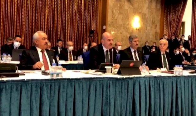 Süleyman Soylu'dan terörle mücadele sunumu yaparken gülüşen CHP'li vekillere sert tepki