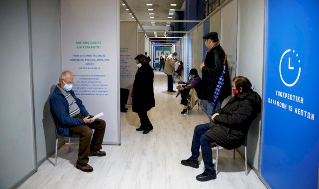 Yunanistan'da aşı olmayan 60 yaş üstüne para cezası uygulanacak