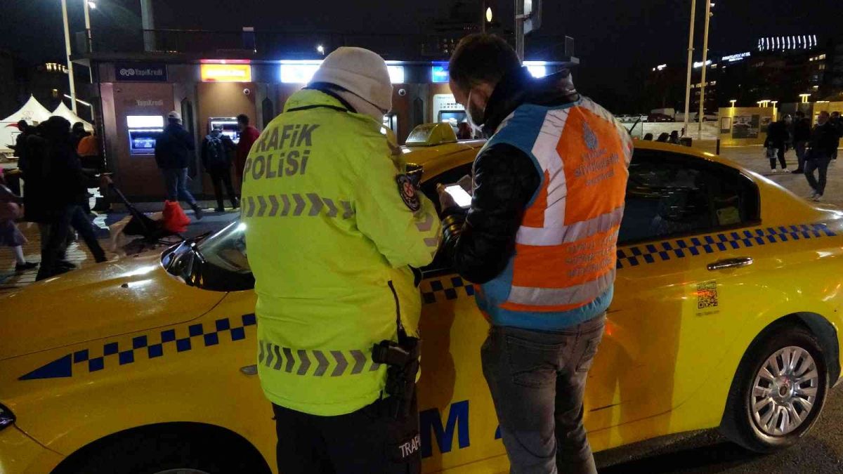 Taksim'de trafik denetimi: Sürücülere ceza yağdı