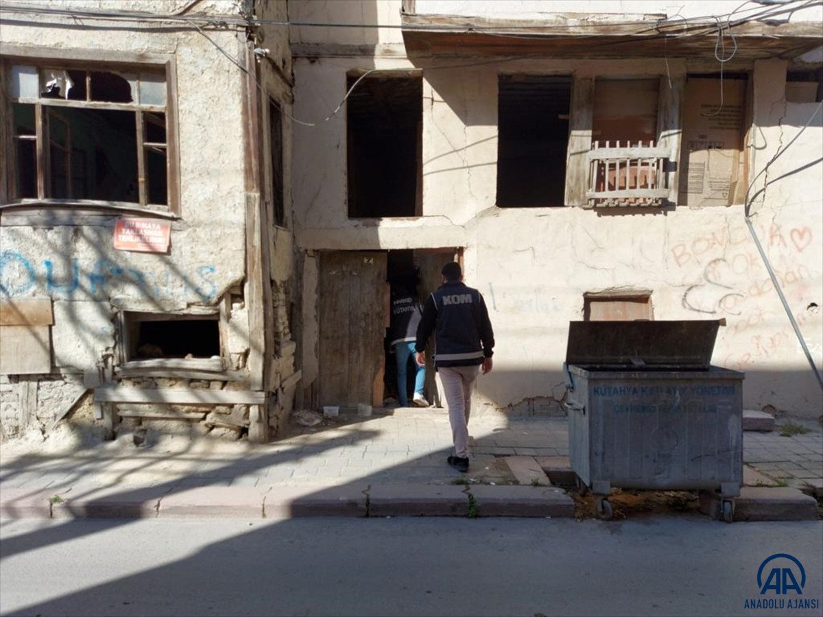 Türkiye Güven Huzur uygulamasında 1111 kişi yakalandı