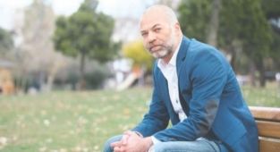 Ünlü Oyuncudan Kötü Haber! Kalp Krizi Geçirdi Ve...