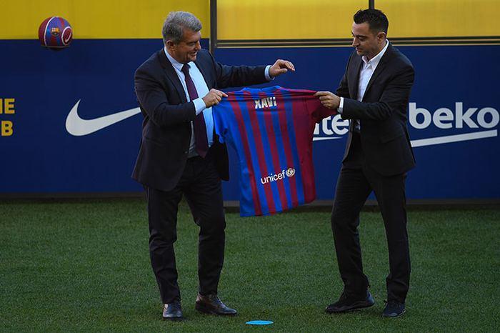 Xavi hızlı başladı! Işte yeni kurallar