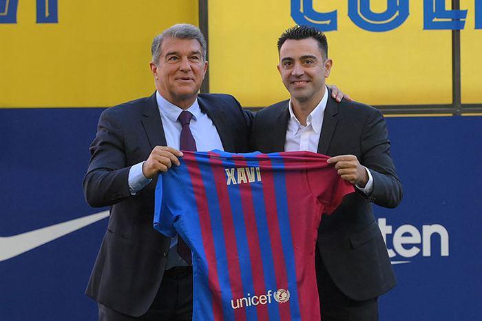 Xavi hızlı başladı! Işte yeni kurallar