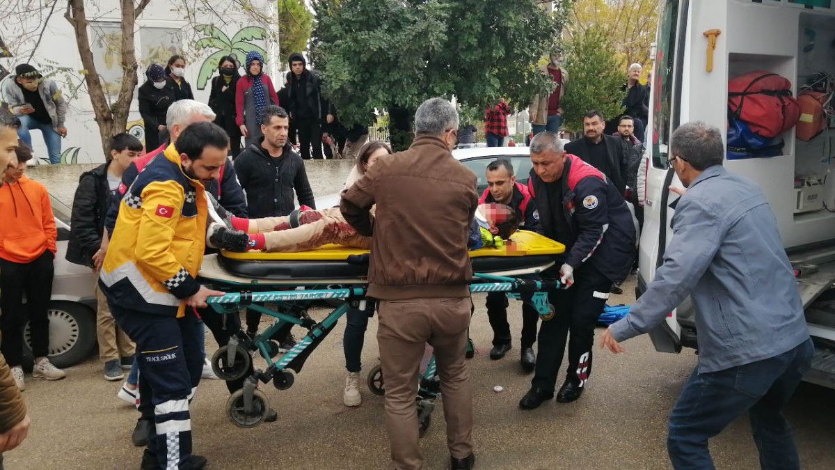 Adana'da otomobilin çarptığı ortaokul öğrencisi toprağa verildi