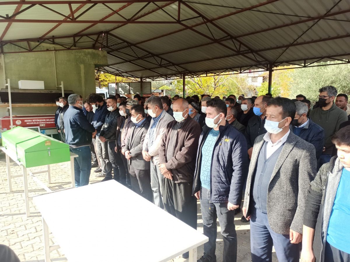 Adana'da otomobilin çarptığı ortaokul öğrencisi toprağa verildi