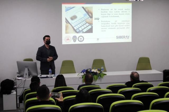 ADÜ'de 'Siber Zorbalık Konferansı' gerçekleştirildi