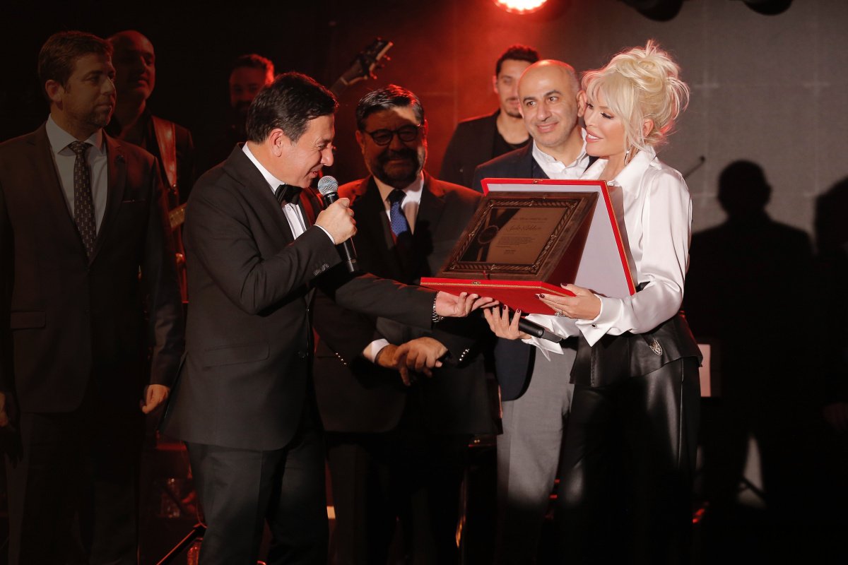 Ajda Pekkan'ı ağlattılar