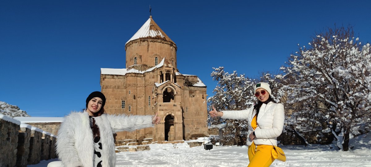 Akdamar Adası, İranlı turistlerin uğrak yeri oldu