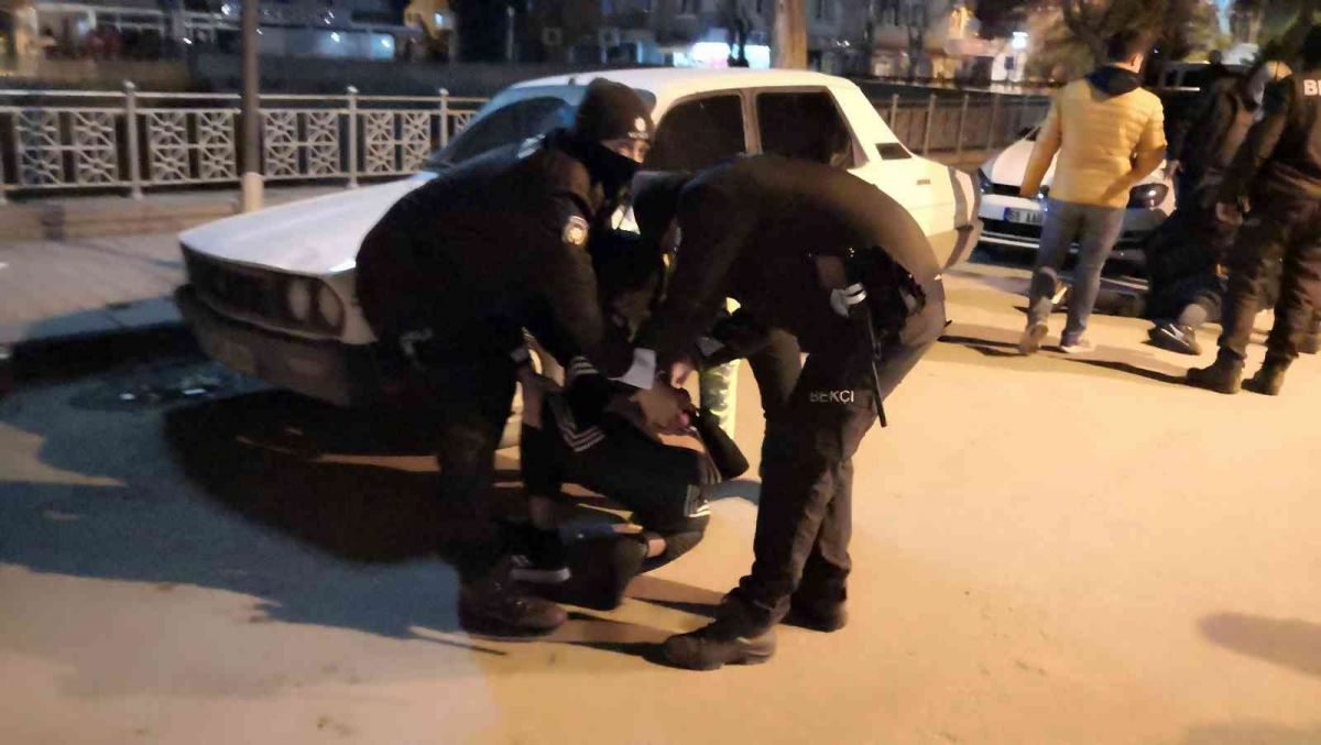 Aksaray'daki laf atma kavgasında sopa, yumruk ve tekmeler havada uçuştu