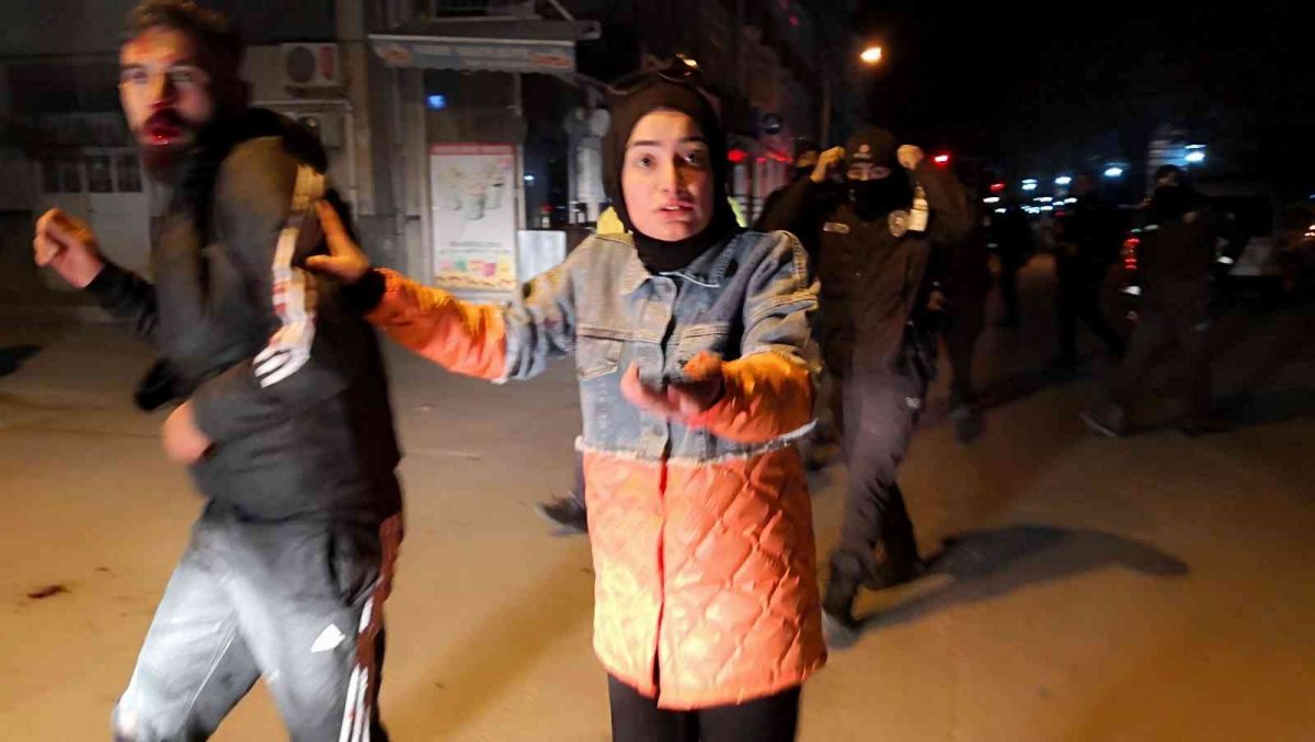 Aksaray'daki laf atma kavgasında sopa, yumruk ve tekmeler havada uçuştu