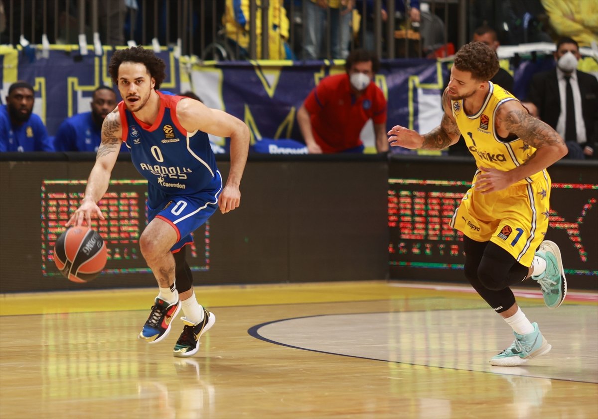Anadolu Efes EuroLeague'de Maccabi Playtika Tel Aviv'i yendi