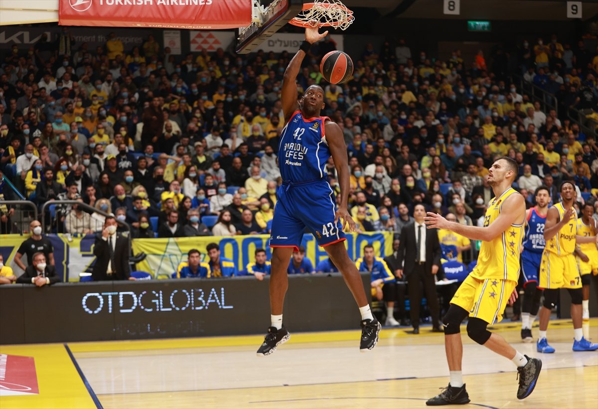 Anadolu Efes EuroLeague'de Maccabi Playtika Tel Aviv'i yendi