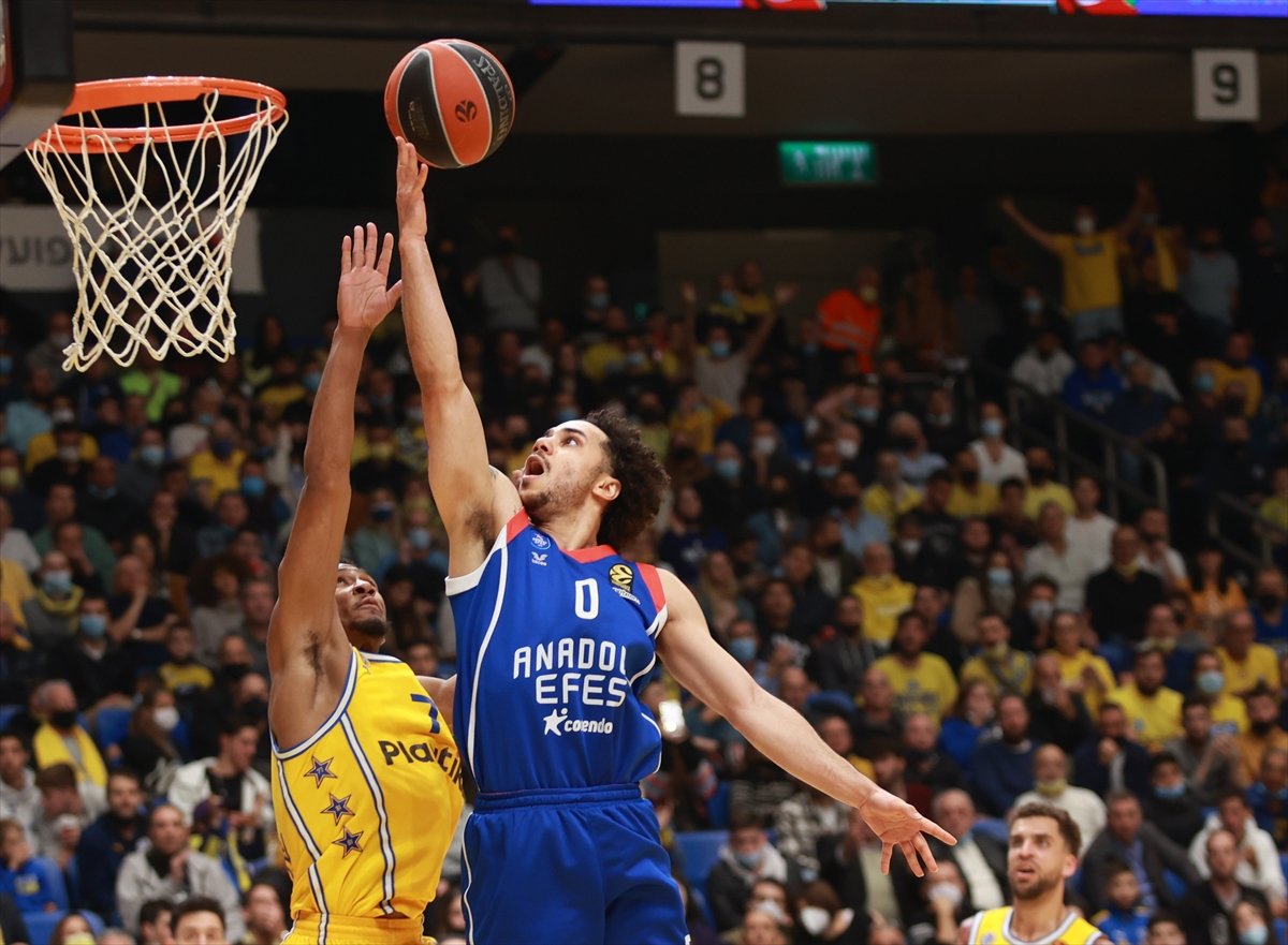 Anadolu Efes EuroLeague'de Maccabi Playtika Tel Aviv'i yendi
