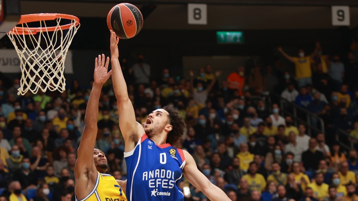 Anadolu Efes EuroLeague'de Maccabi Playtika Tel Aviv'i yendi