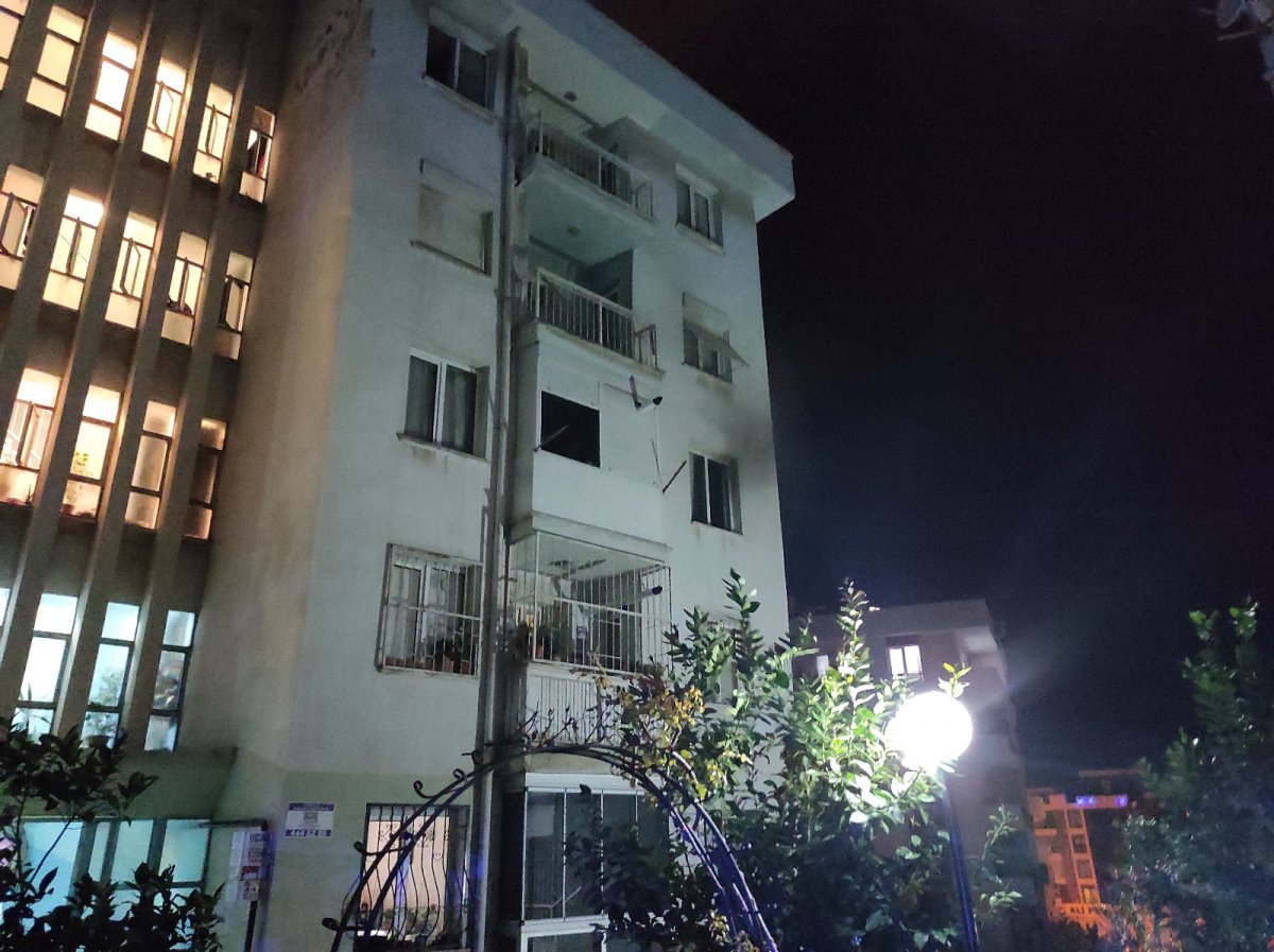 Aydın’da, madde bağımlısı evini ateşe verdi