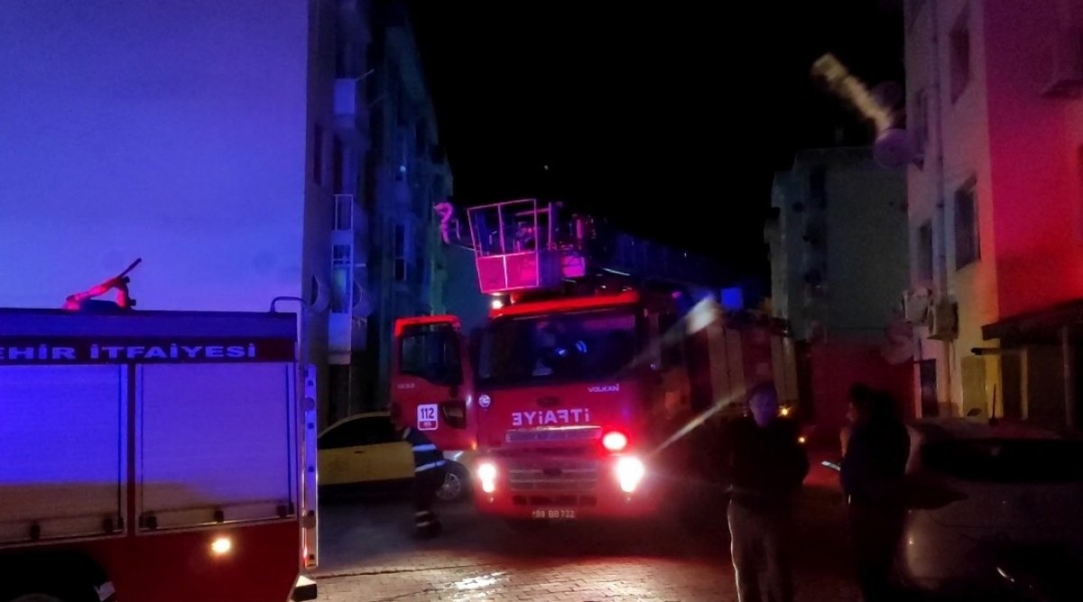 Aydın’da, madde bağımlısı evini ateşe verdi