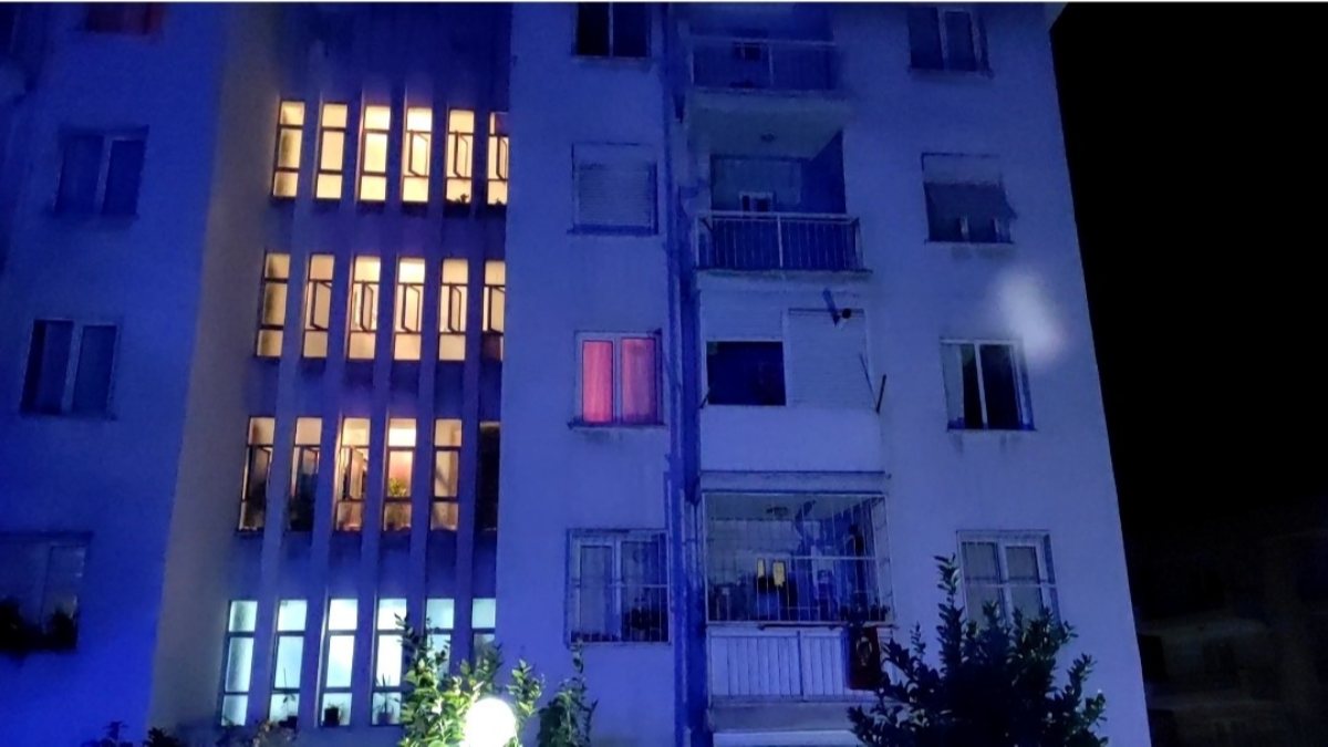 Aydın’da, madde bağımlısı evini ateşe verdi