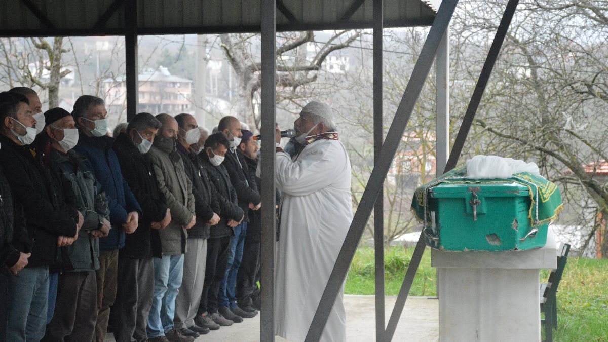 Bilecik&#039;teki yurtta fenalaşan öğrenci toprağa verildi