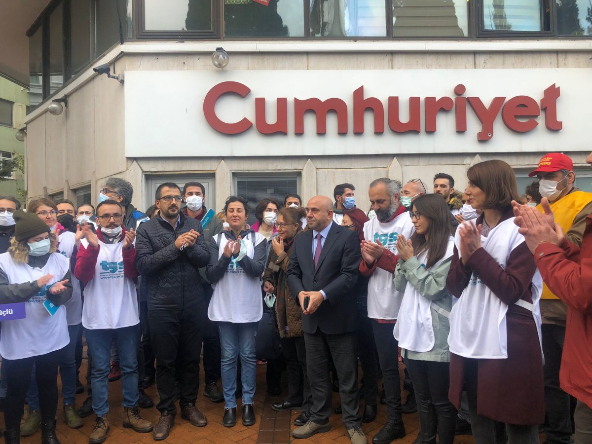 Cumhuriyet gazetesinden Genel Yayın Yönetmeni Aykut Küçükkaya görevden alındı
