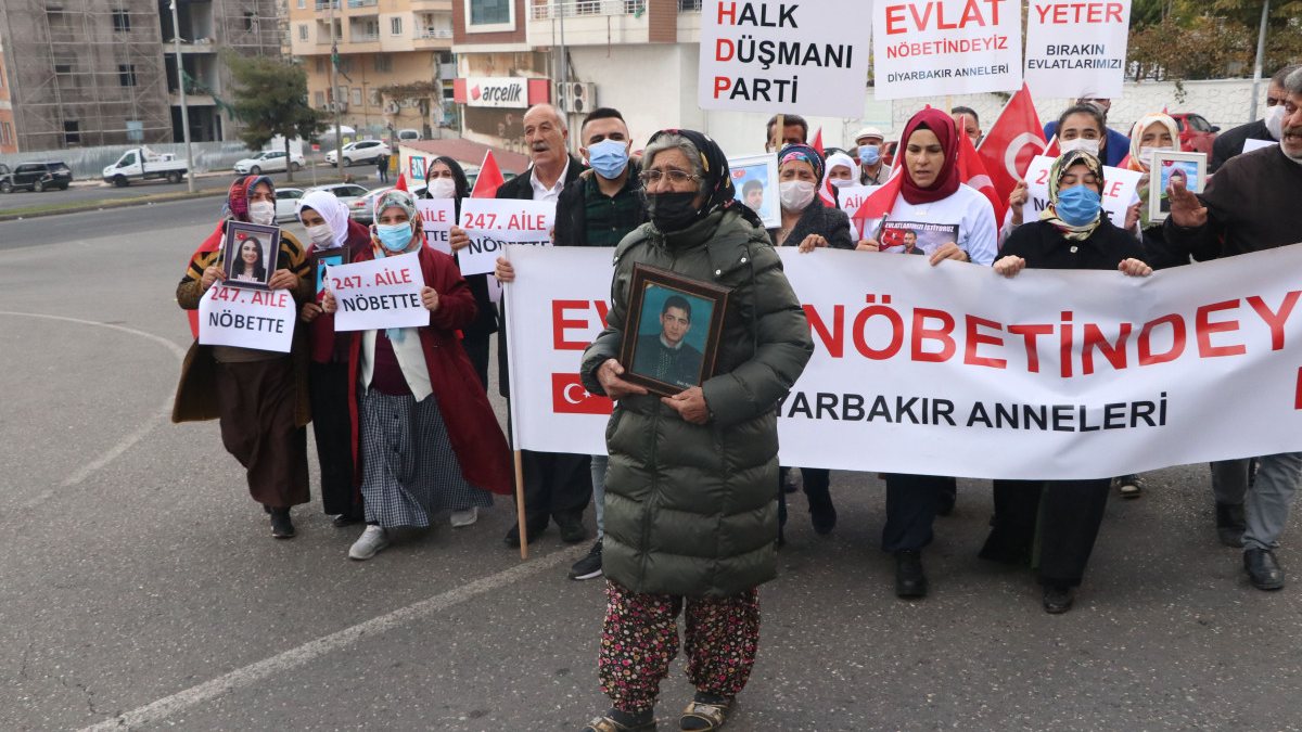 Diyarbakır’da, evlat nöbetine 1 anne daha katıldı