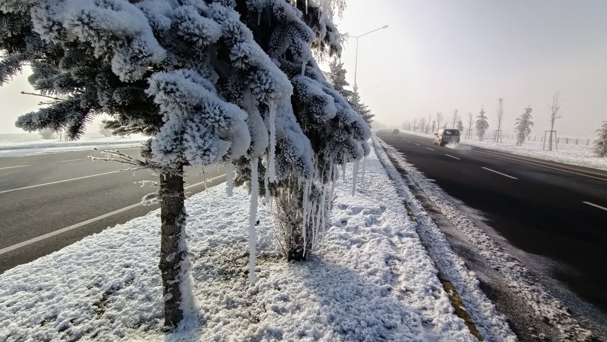 Erzurum'da hava sıcaklığı eksi 17'yi gördü