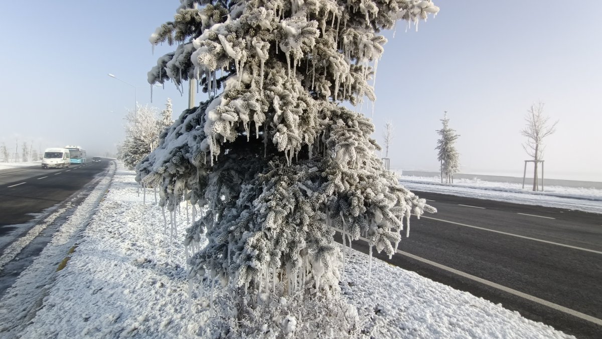 Erzurum'da hava sıcaklığı eksi 17'yi gördü