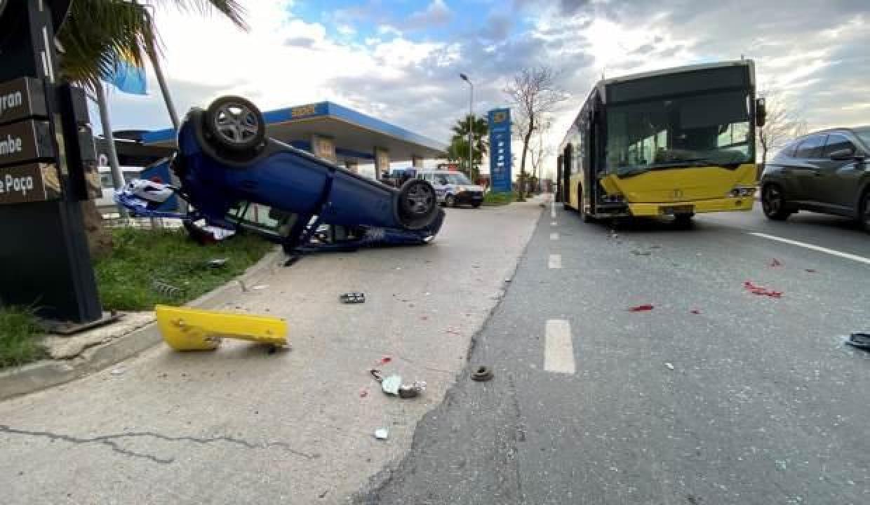 İETT otobüsü otomobile arkadan çarptı!