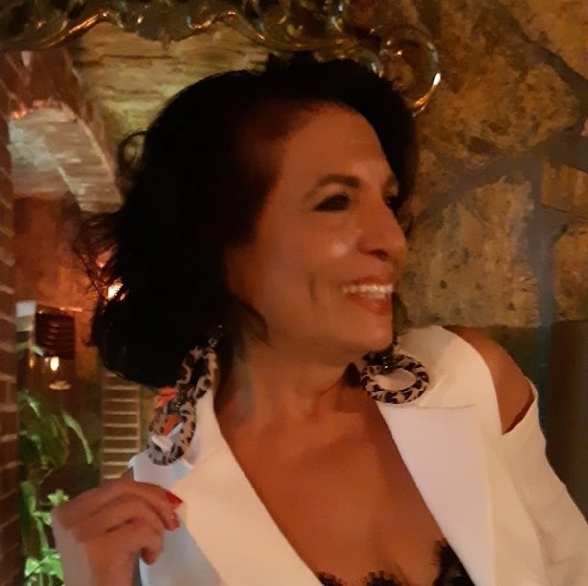 İzmir'de maddi yardım aldığı çiftin evini soydu