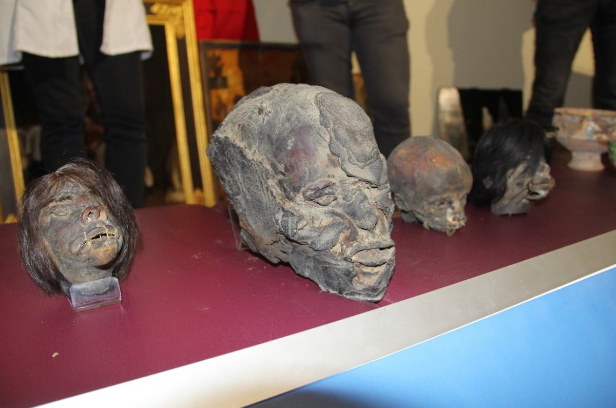 İzmir'de operasyon: Yerlilere ait ‘insan başları’ ele geçirildi