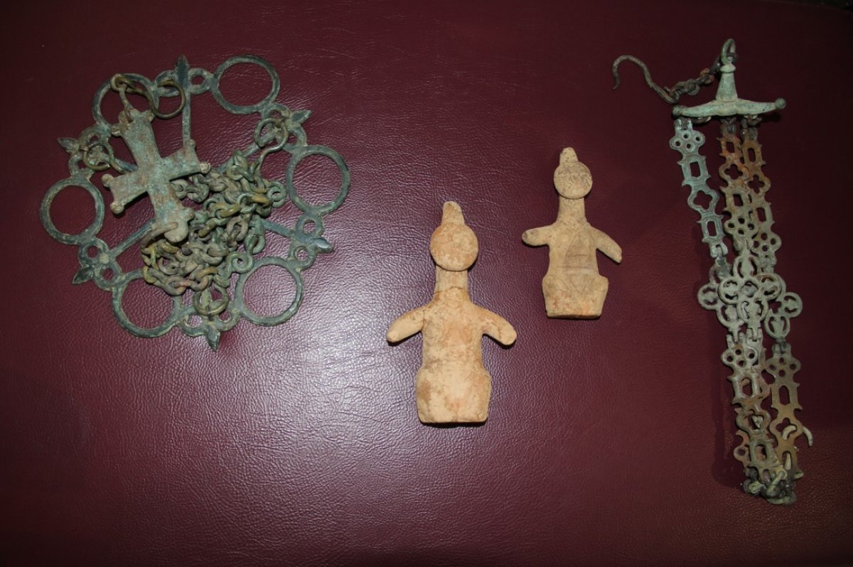 İzmir'de operasyon: Yerlilere ait ‘insan başları’ ele geçirildi