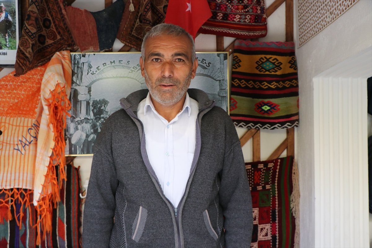 İzmir'deki ciritçi atıyla apartmana çıktı