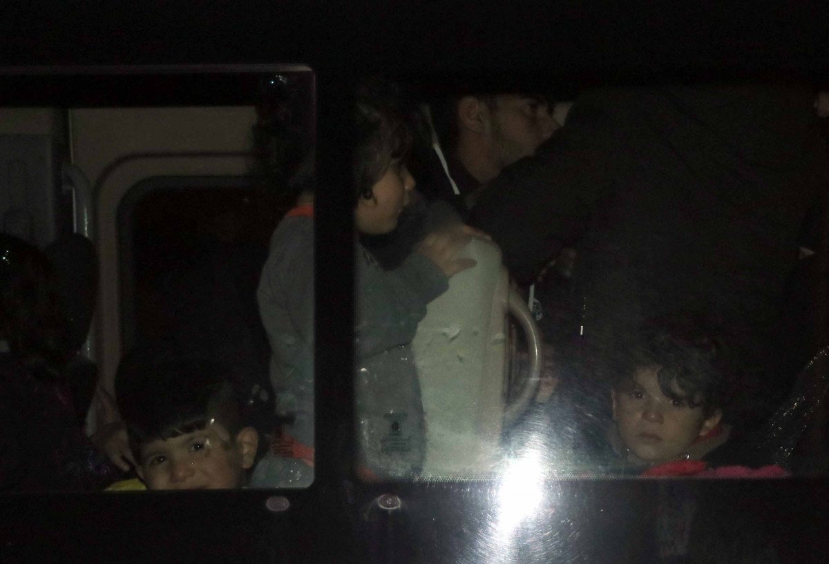 Kayseri'de bir minibüsten 31 kaçak göçmen çıktı