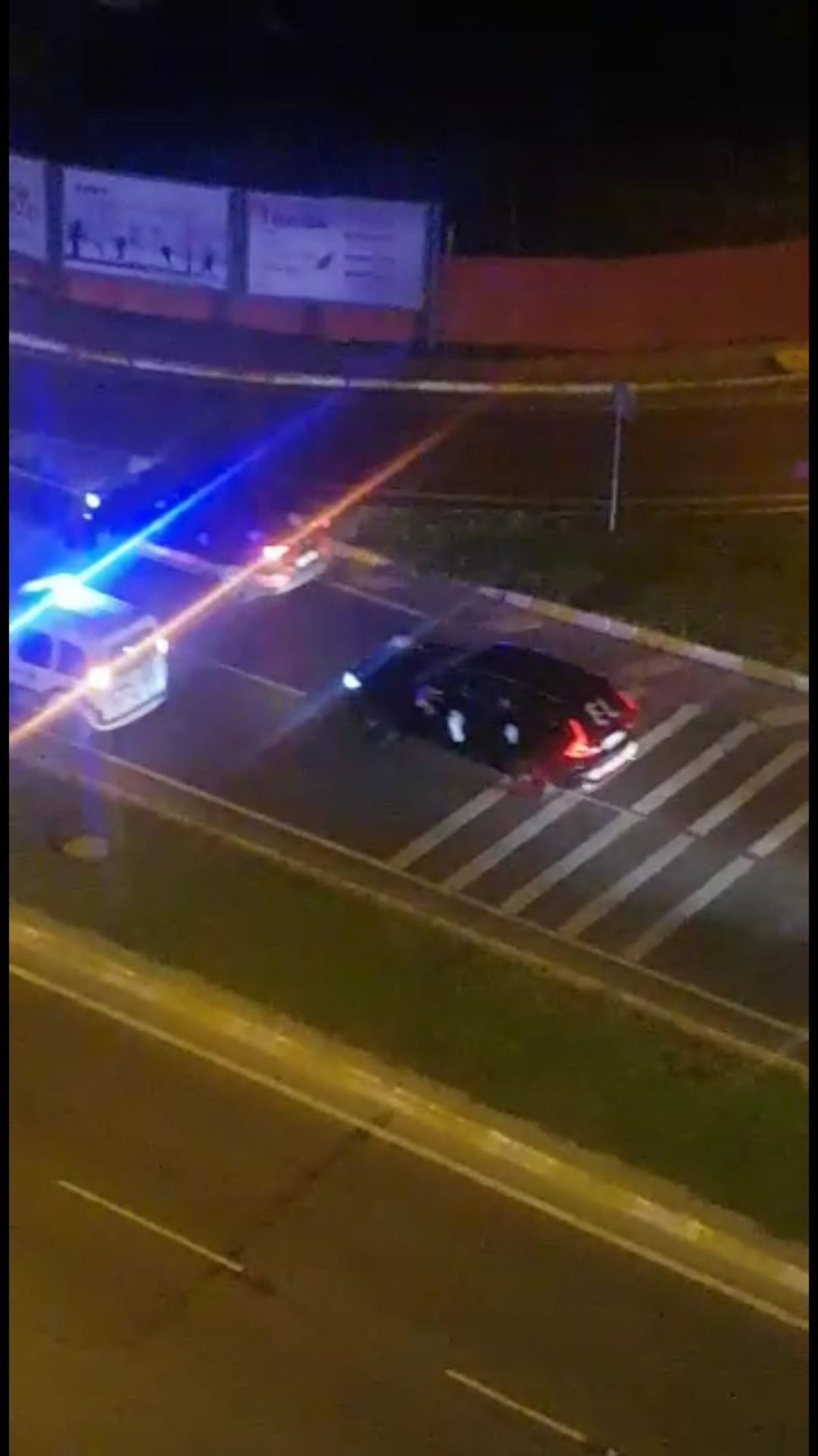 Küçükçekmece'de düğün konvoyuna polis aracı da katıldı