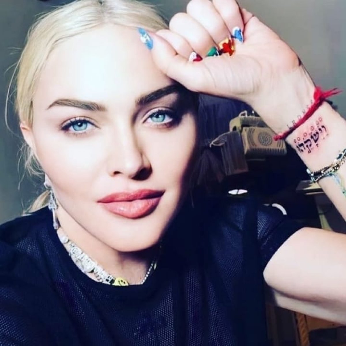 Madonna yeni dövmesini yaptırdı