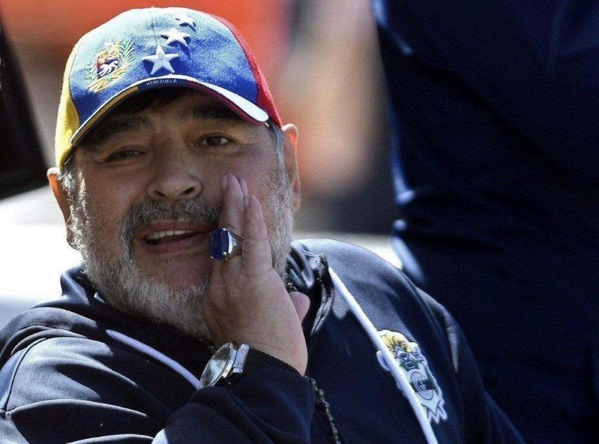 Maradona'nın hatıraları satışa çıkıyor