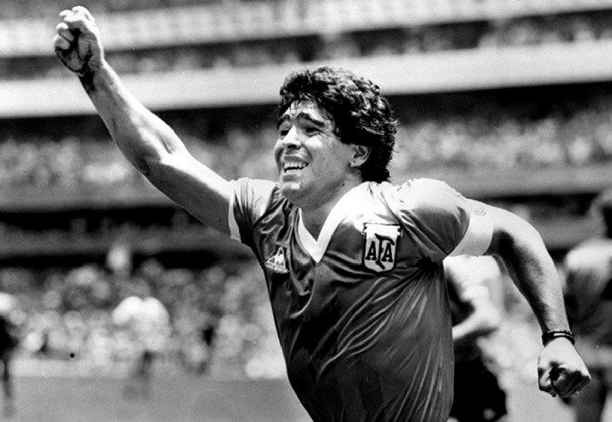Maradona'nın hatıraları satışa çıkıyor